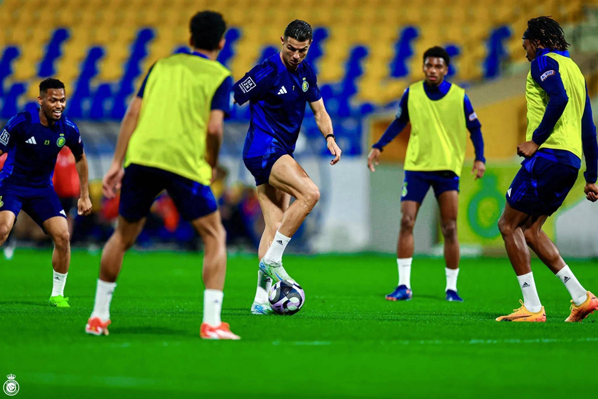 国际比赛日足总杯焦点战，多伦多猛龙迎来里程碑，悬念犹存，数据趋势出现新变化的简单介绍